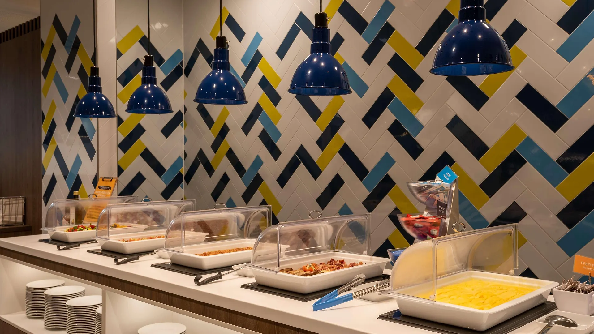 Hampton By Hilton Duesseldorf City Centre ホテル デュッセルドルフ
