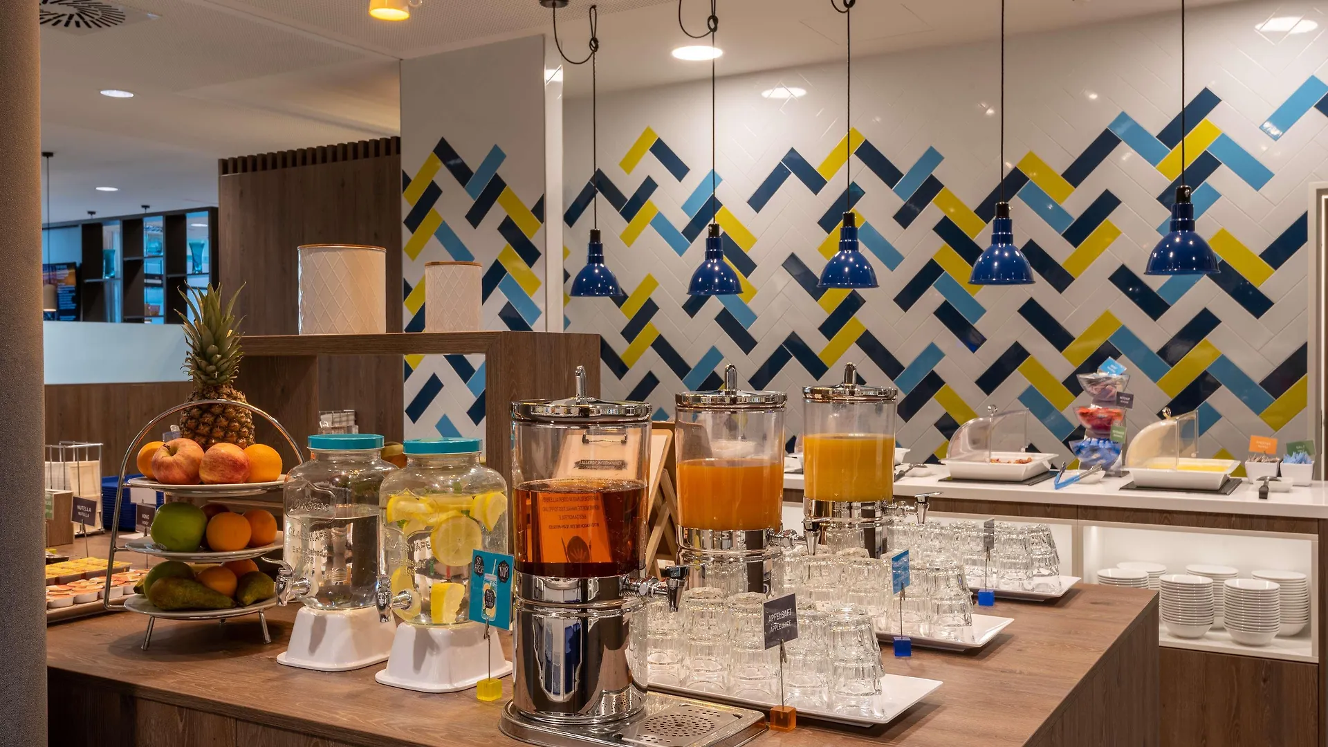 ホテル Hampton By Hilton Duesseldorf City Centre