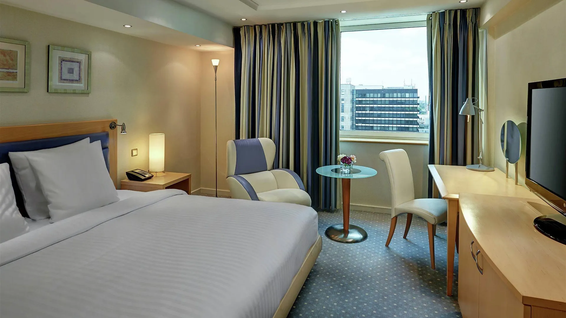 ***  Hampton By Hilton Duesseldorf City Centre Hotel Duitsland