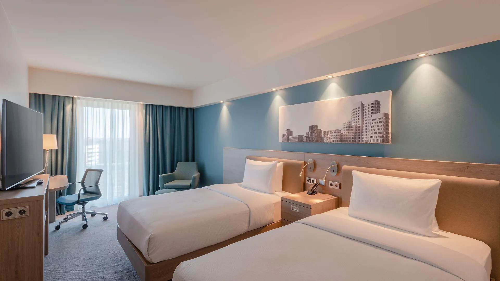 Hampton By Hilton Duesseldorf City Centre Hotel