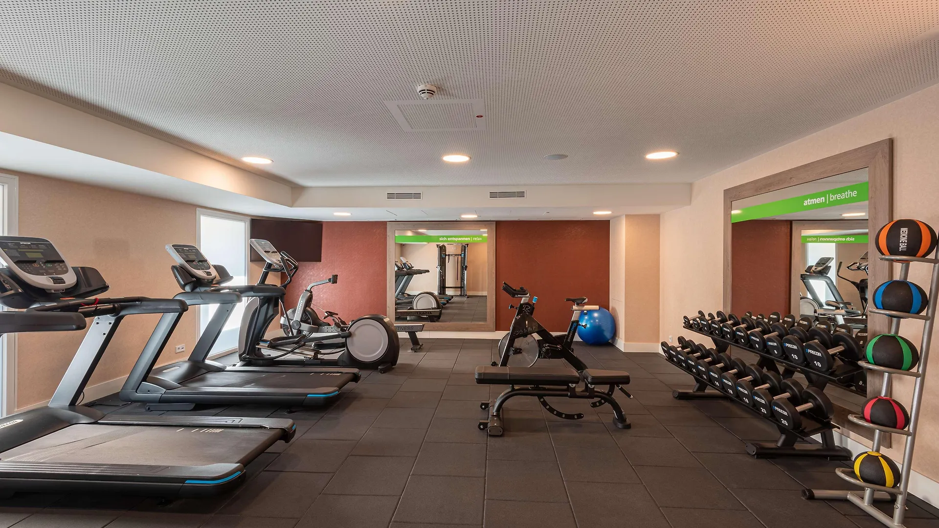 Hampton By Hilton Duesseldorf City Centre فندق دوسلدورف