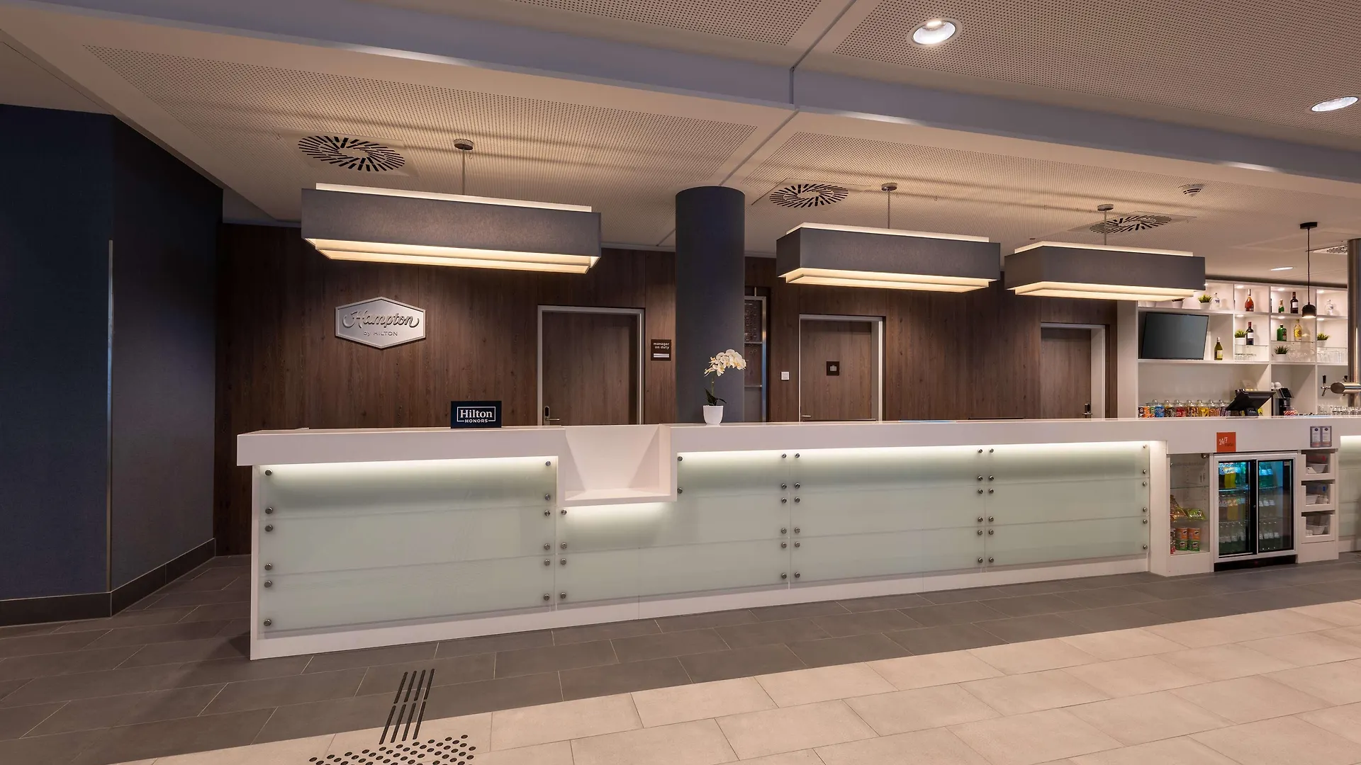Hampton By Hilton Duesseldorf City Centre فندق دوسلدورف