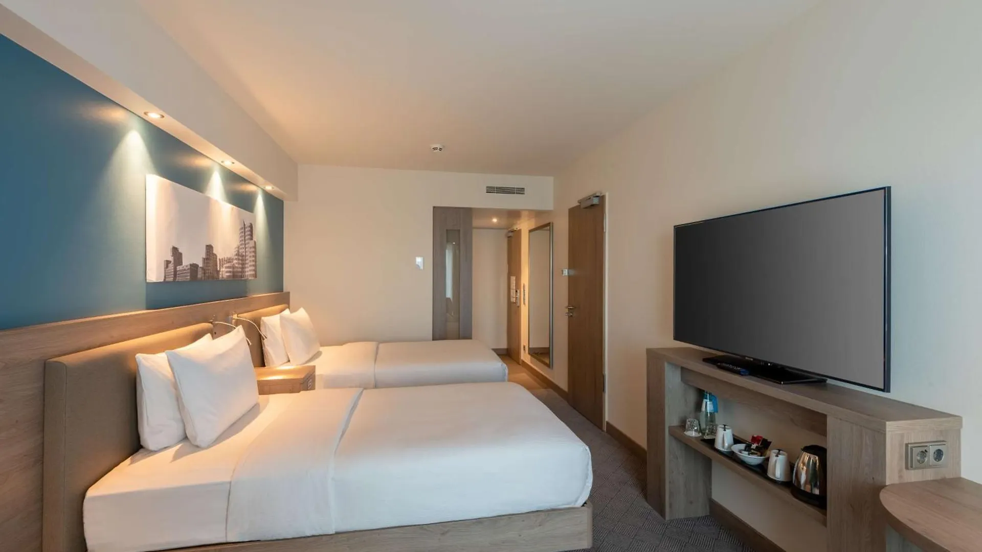 Hampton By Hilton Duesseldorf City Centre فندق دوسلدورف